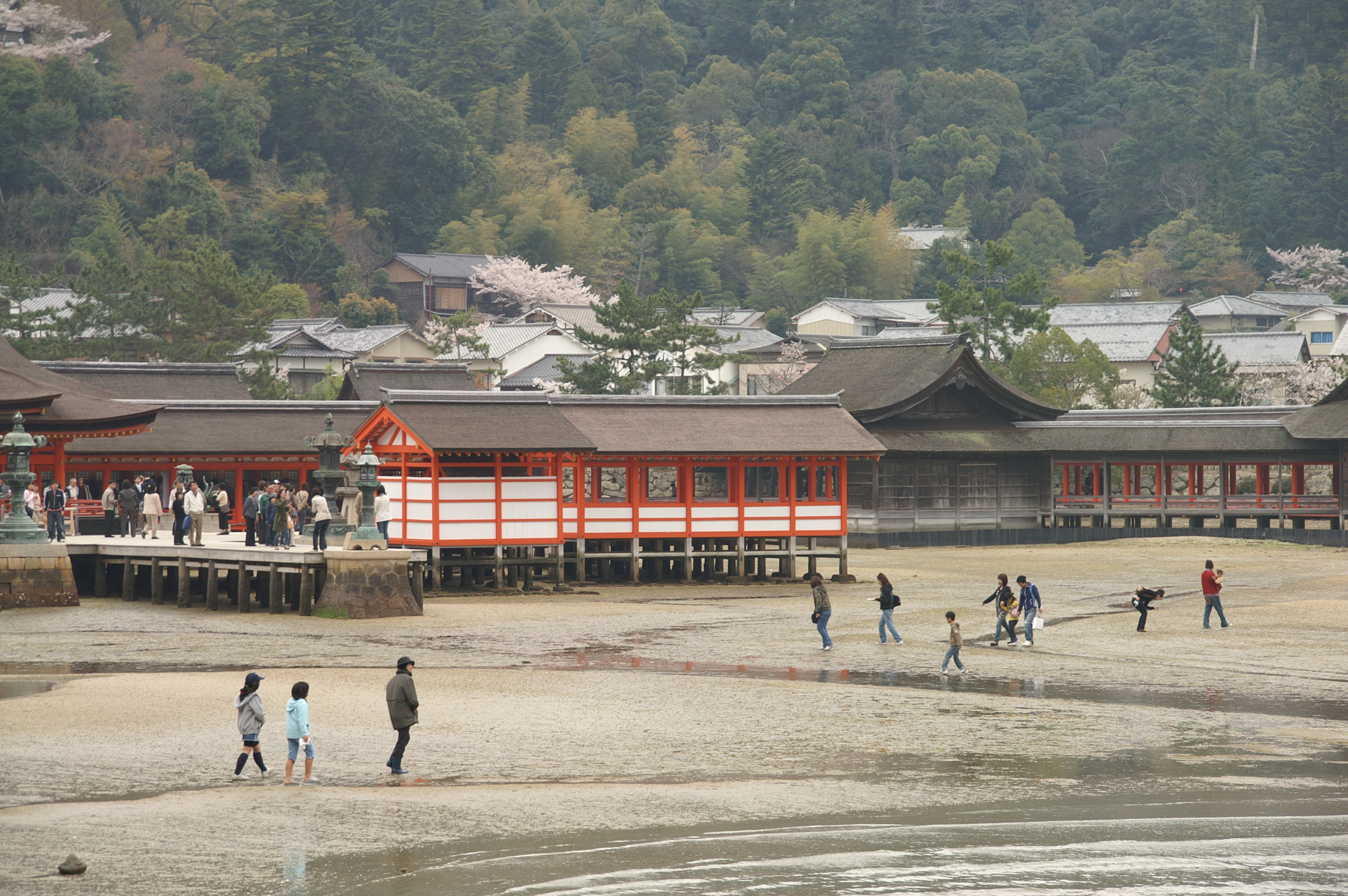 47-Insel-Miyajima-Itsukushima-Shrine 47-Insel-Miyajima-Itsukushima-Shrine.jpg