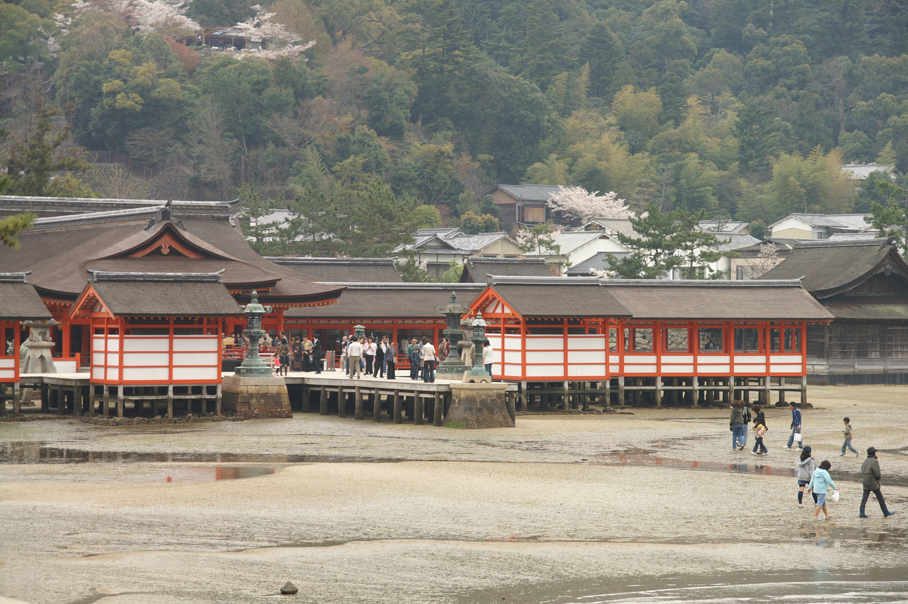 49-Insel-Miyajima-Itsukushima-Shrine 49-Insel-Miyajima-Itsukushima-Shrine.jpg